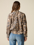 Blusa estampada cruzada image number 1