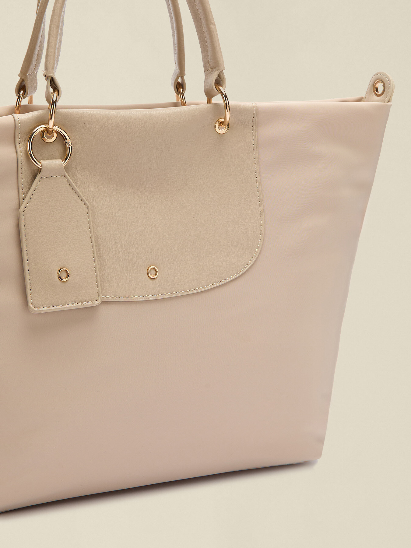 Sac cabas en nylon avec poche frontale image number 4