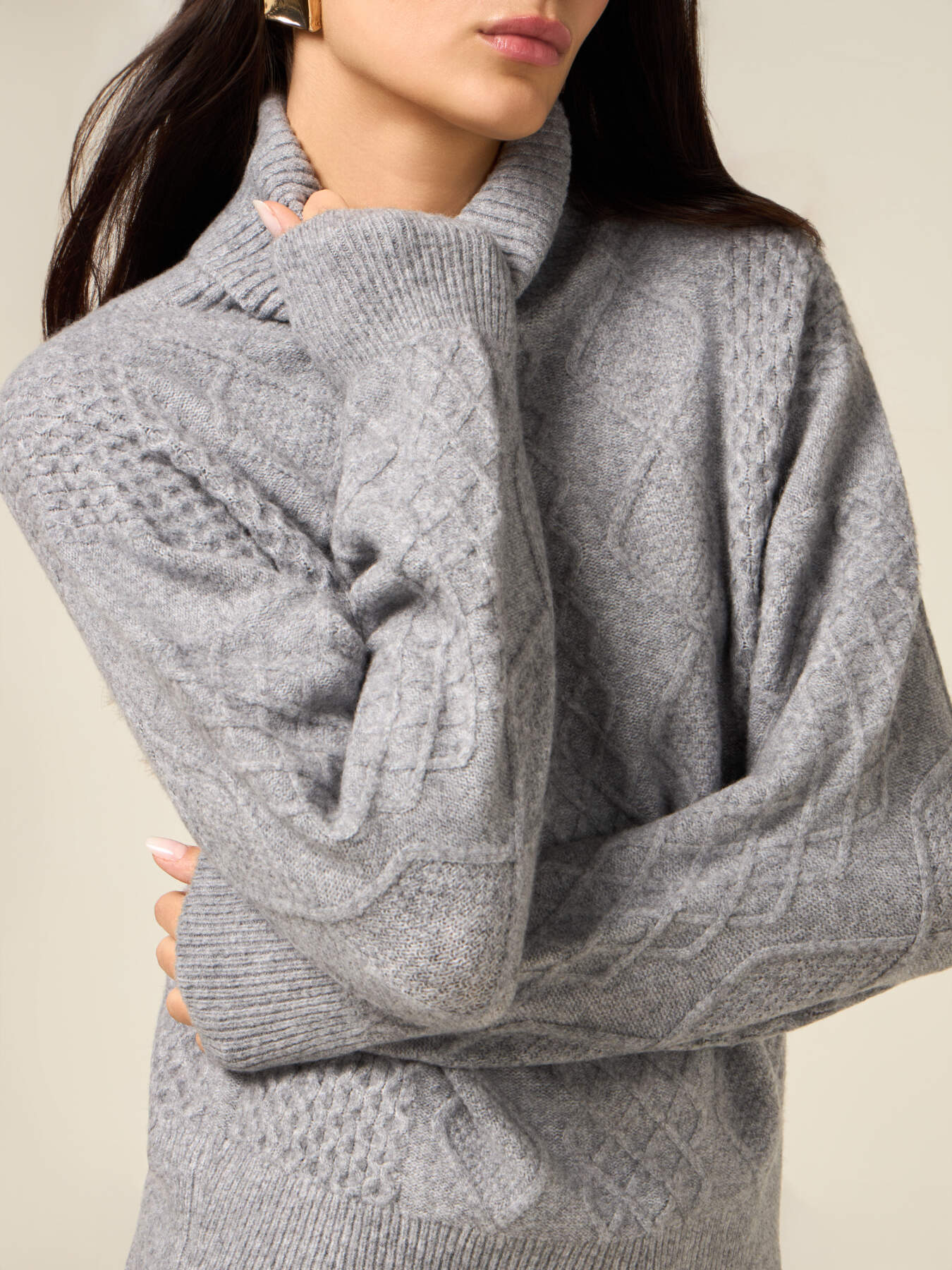 Rollkragenpullover aus Wollmischung mit Rautenmuster image number 2