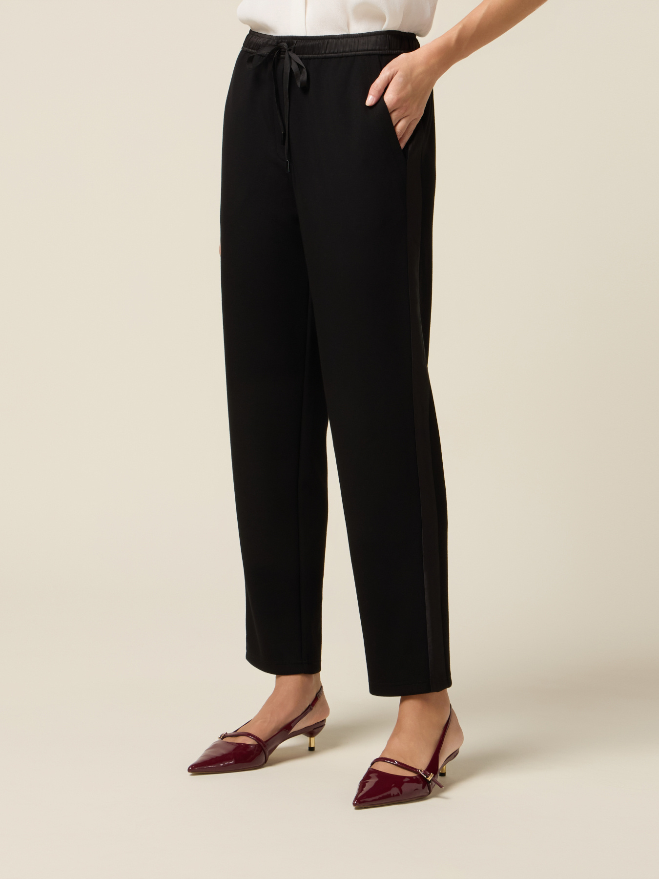 Pantalones jogger de neopreno con cordón image number 3