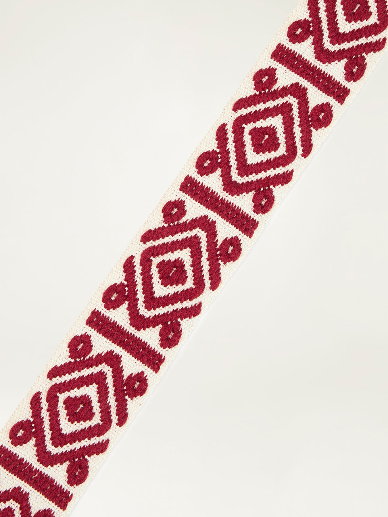 Sash with ethnic embroidery image number 2