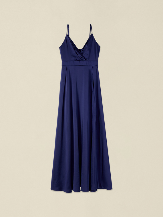 Robe longue en satin avec fente