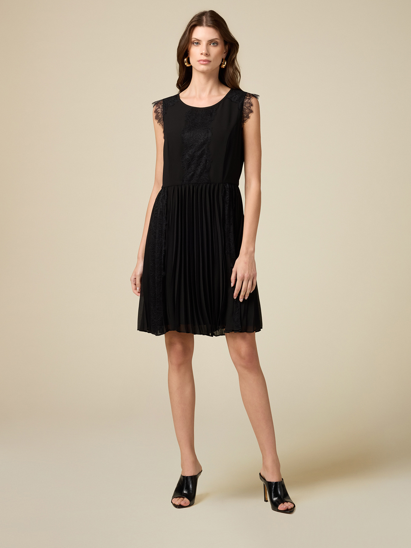 Short dress with lace inserts image number 0