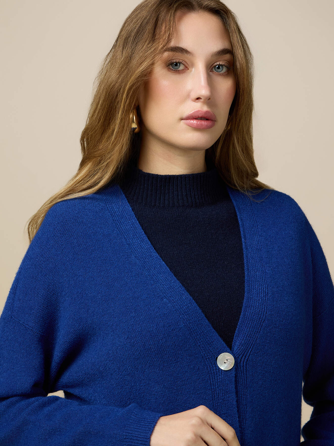 V-neck cardigan image number 2