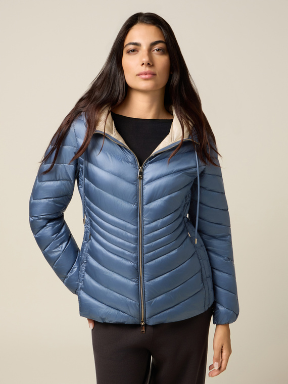 Lightweight hooded down jacket