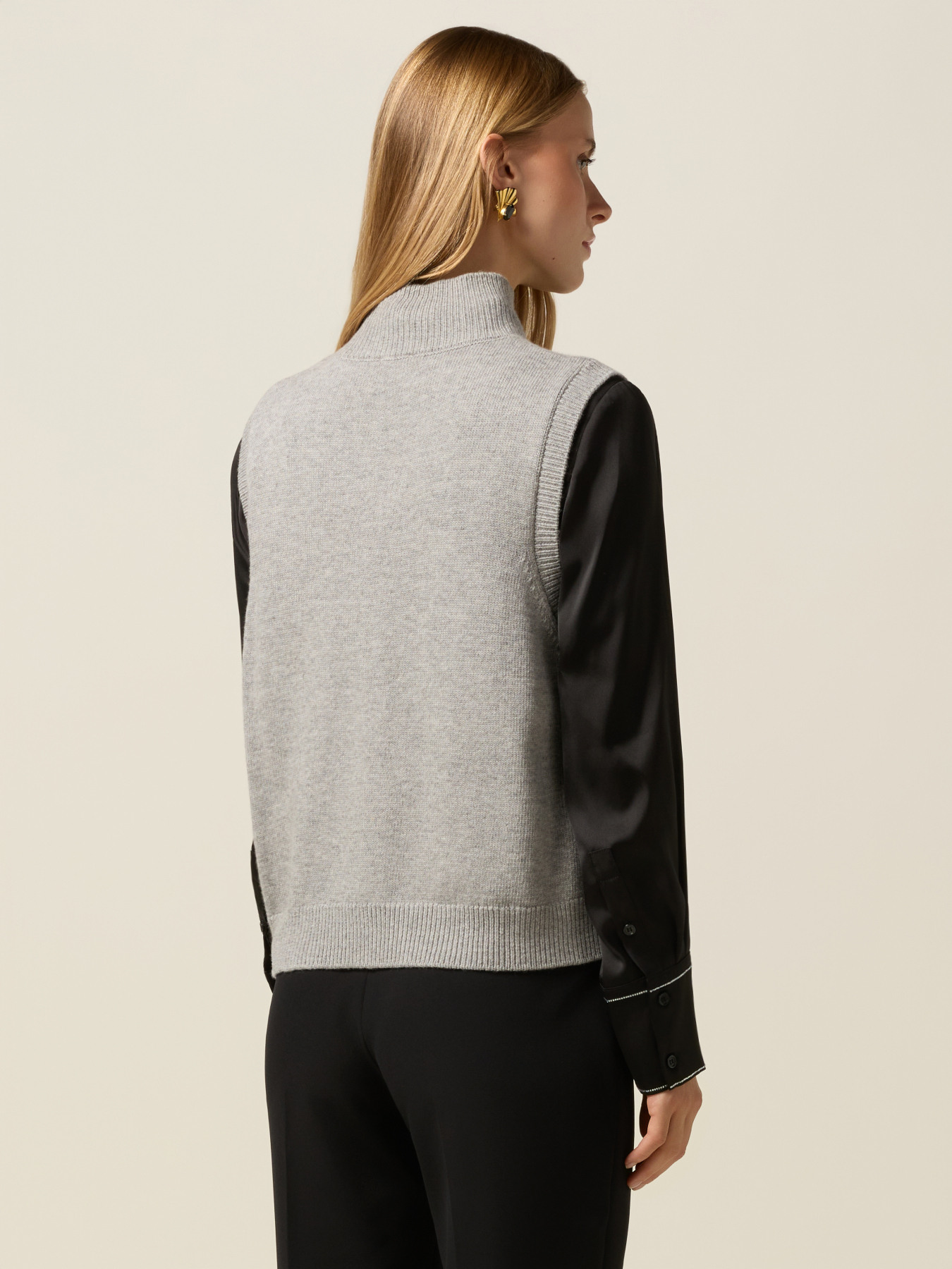 Sleeveless sweater in cashmere blend image number 1