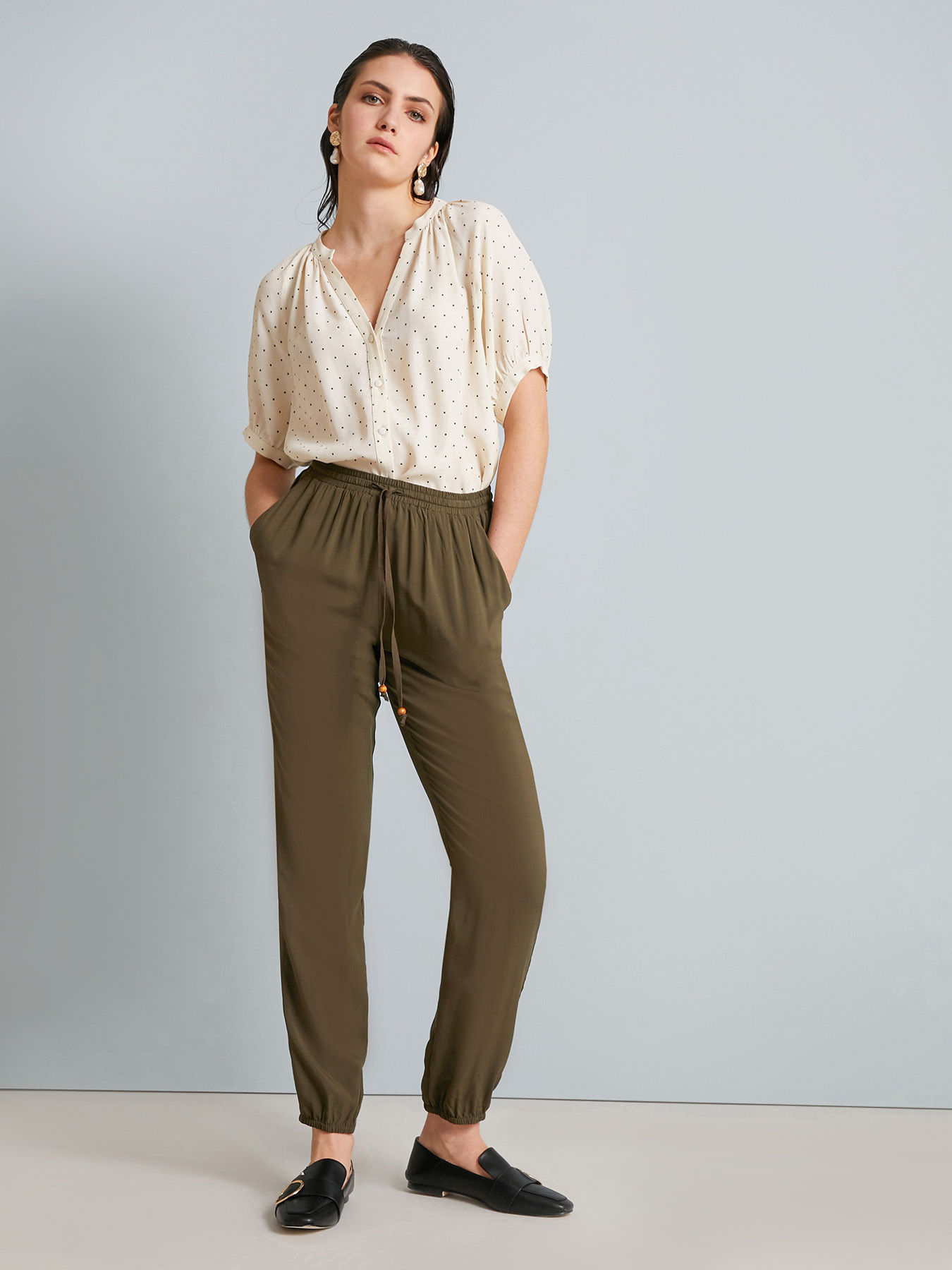 Pantalon jogger en viscose image number 0