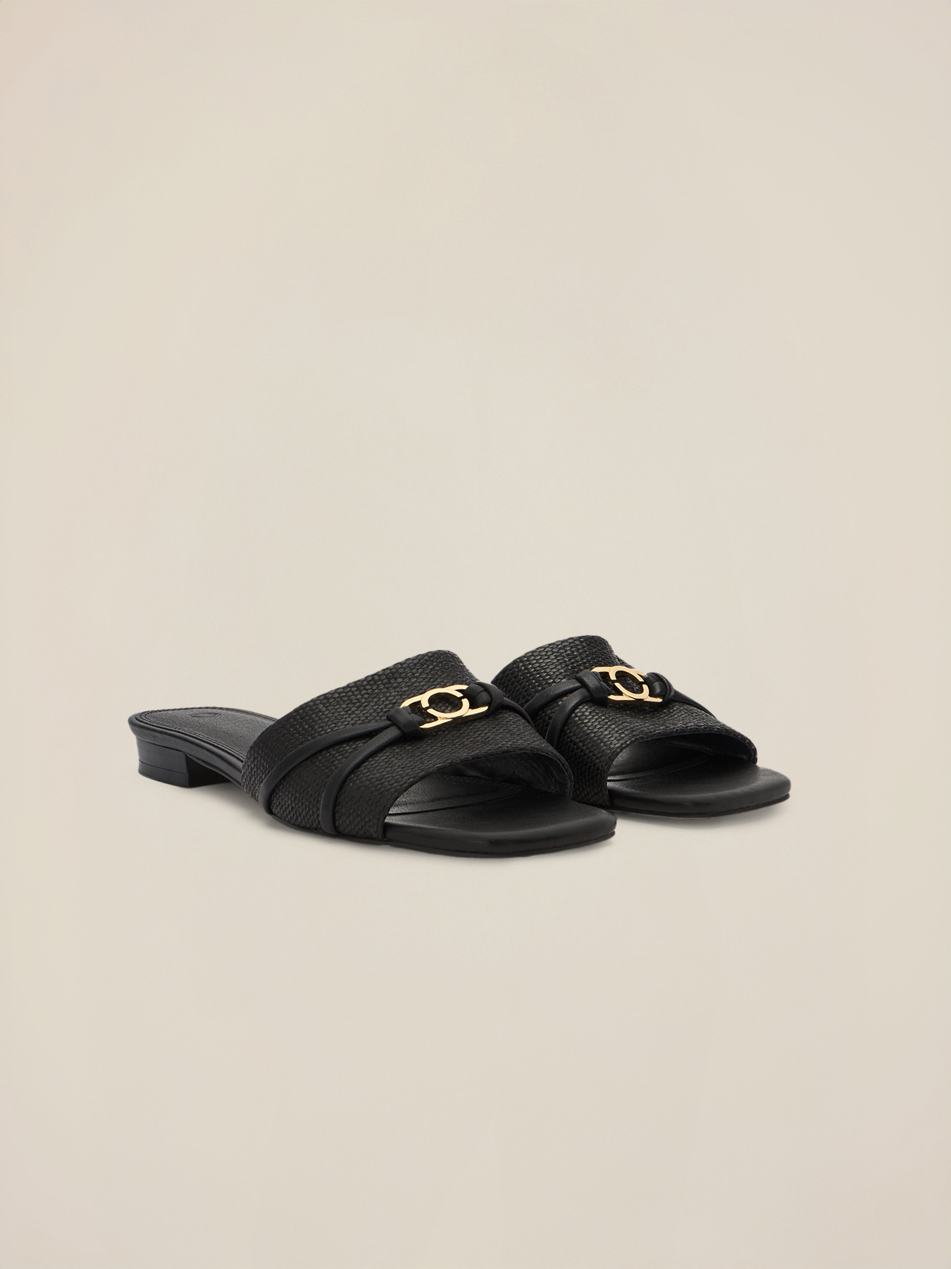 Sandalias tipo chancla con hebilla image number 1