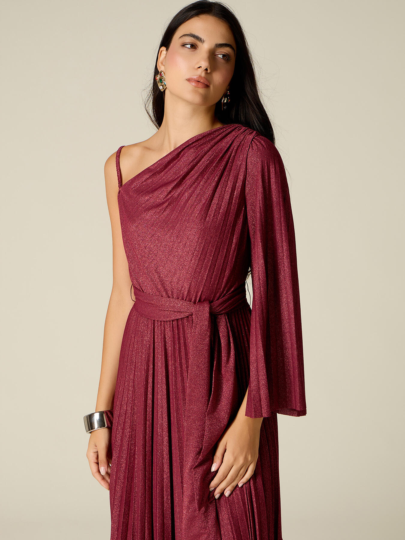 Vestido asim&eacute;trico plisado en jersey lurex image number 2