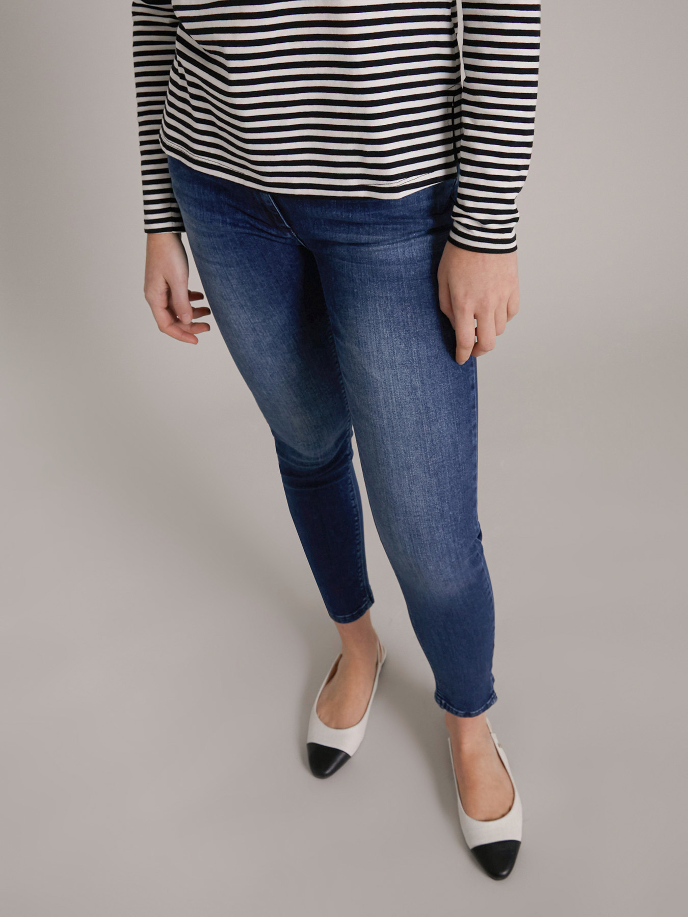 Jeans skinny Paris con spacchi image number 2