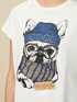 T-Shirt mit Druck und eingefassten Steinen image number 2