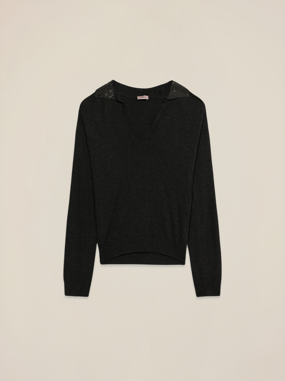 Sweater with decorated collar