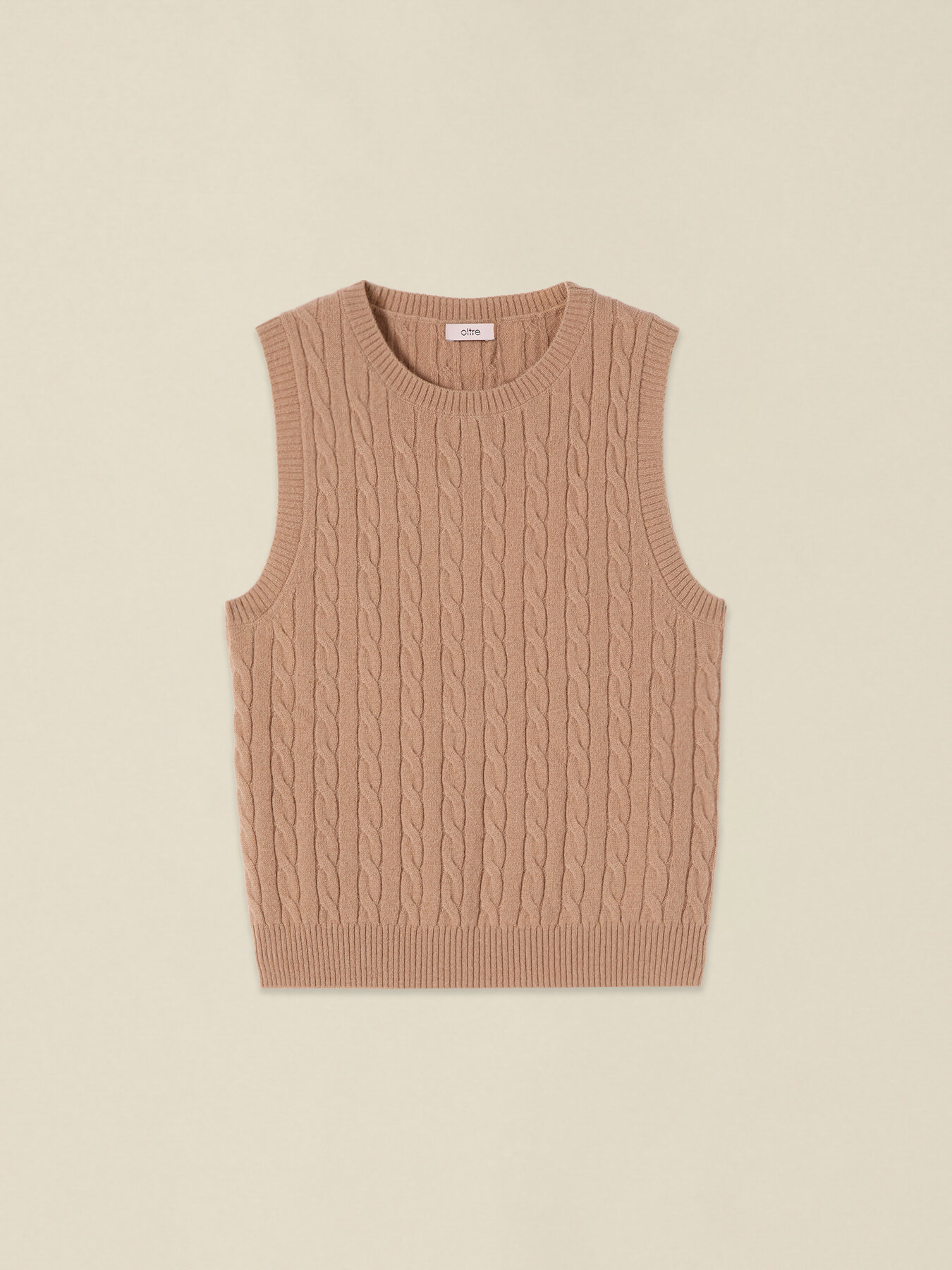 Sleeveless cable-knit sweater in wool/cashmere image number 3