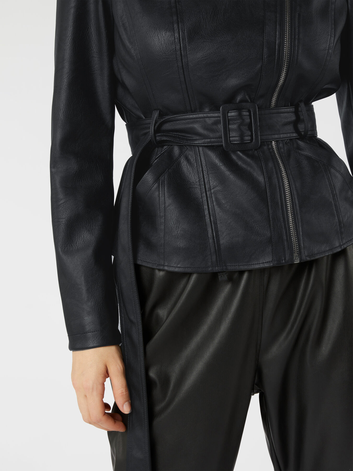 Jacke in Lederoptik mit G&uuml;rtel image number 2