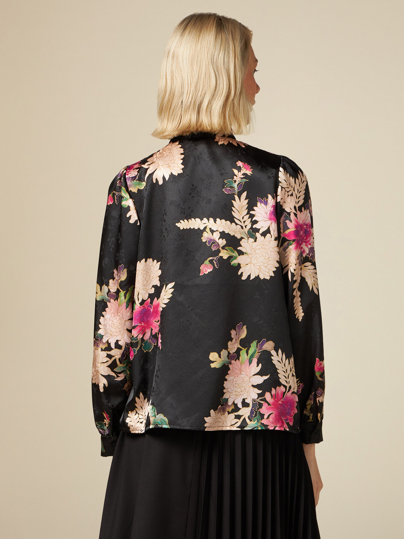 Bluse aus Jacquard-Satin image number 1