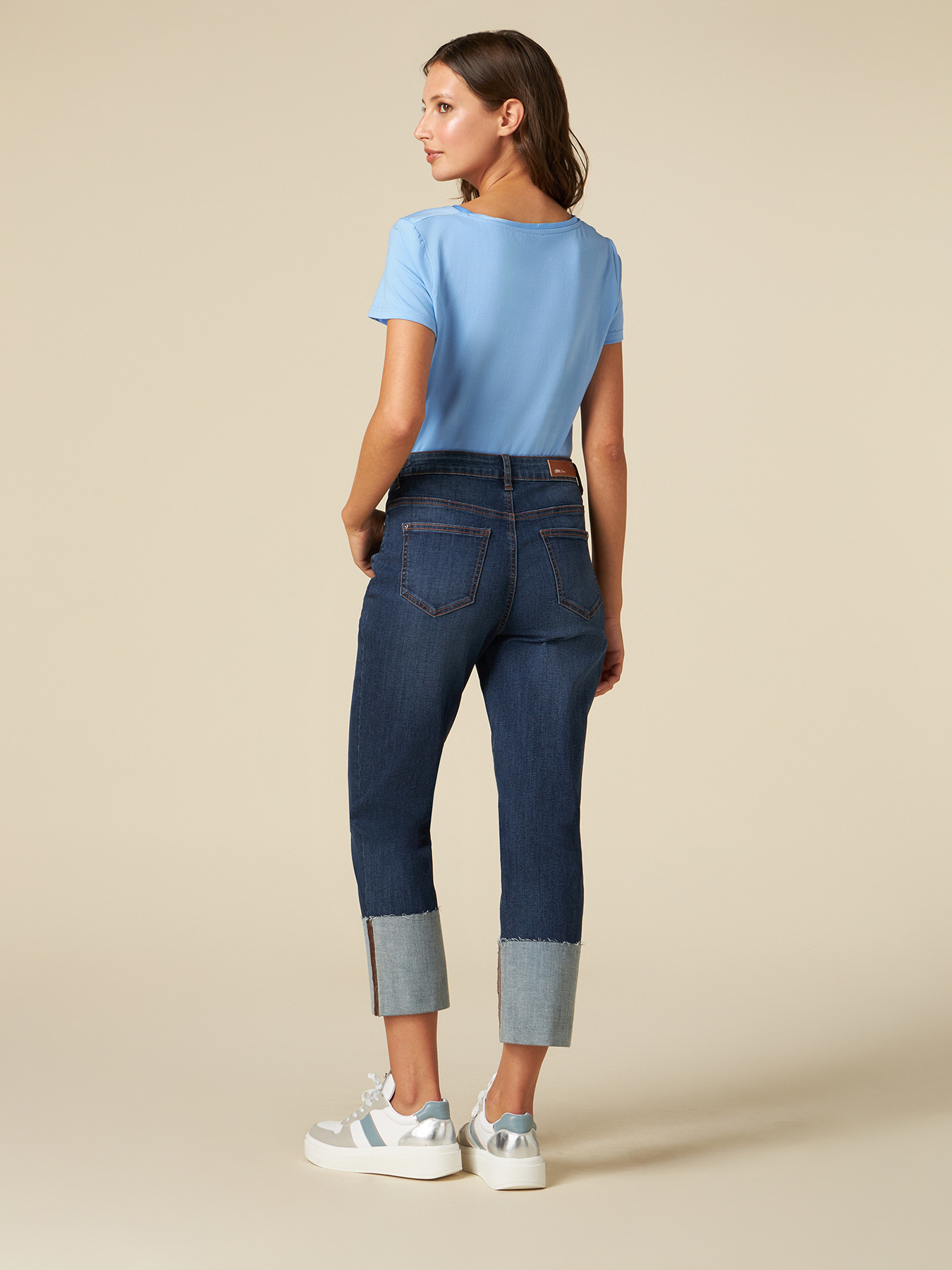 Jeans cropped eco-friendly con maxi risvolto image number 1