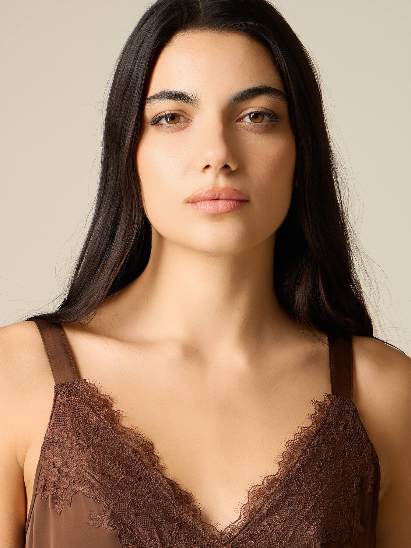 Rochie din satin cu inserție din dantelă image number 2