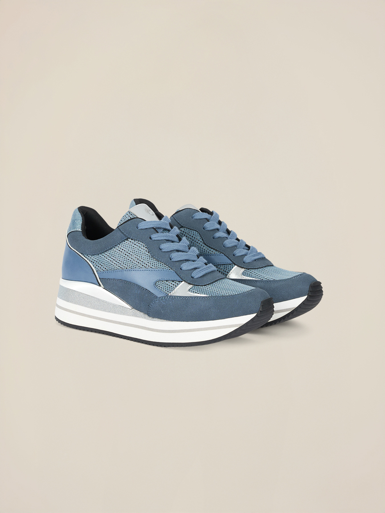 Sneakers platform image number 1