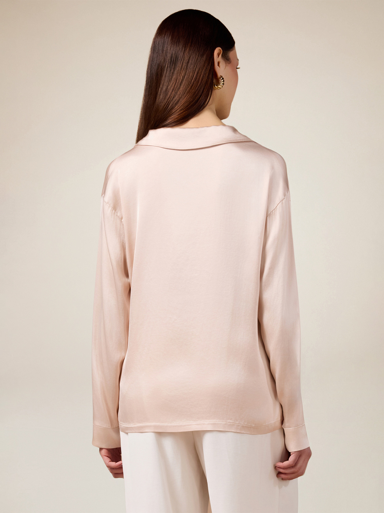 Satin-Bluse mit V-Ausschnitt image number 1
