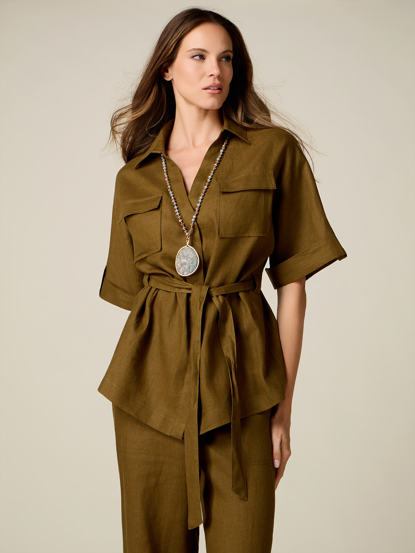 Linen shirt with belt and pockets image number 0