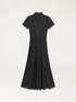 Kurz&auml;rmeliges Jerseykleid mit Halskette image number 4