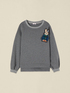 Rundhals-Sweatshirt mit Patch image number 3