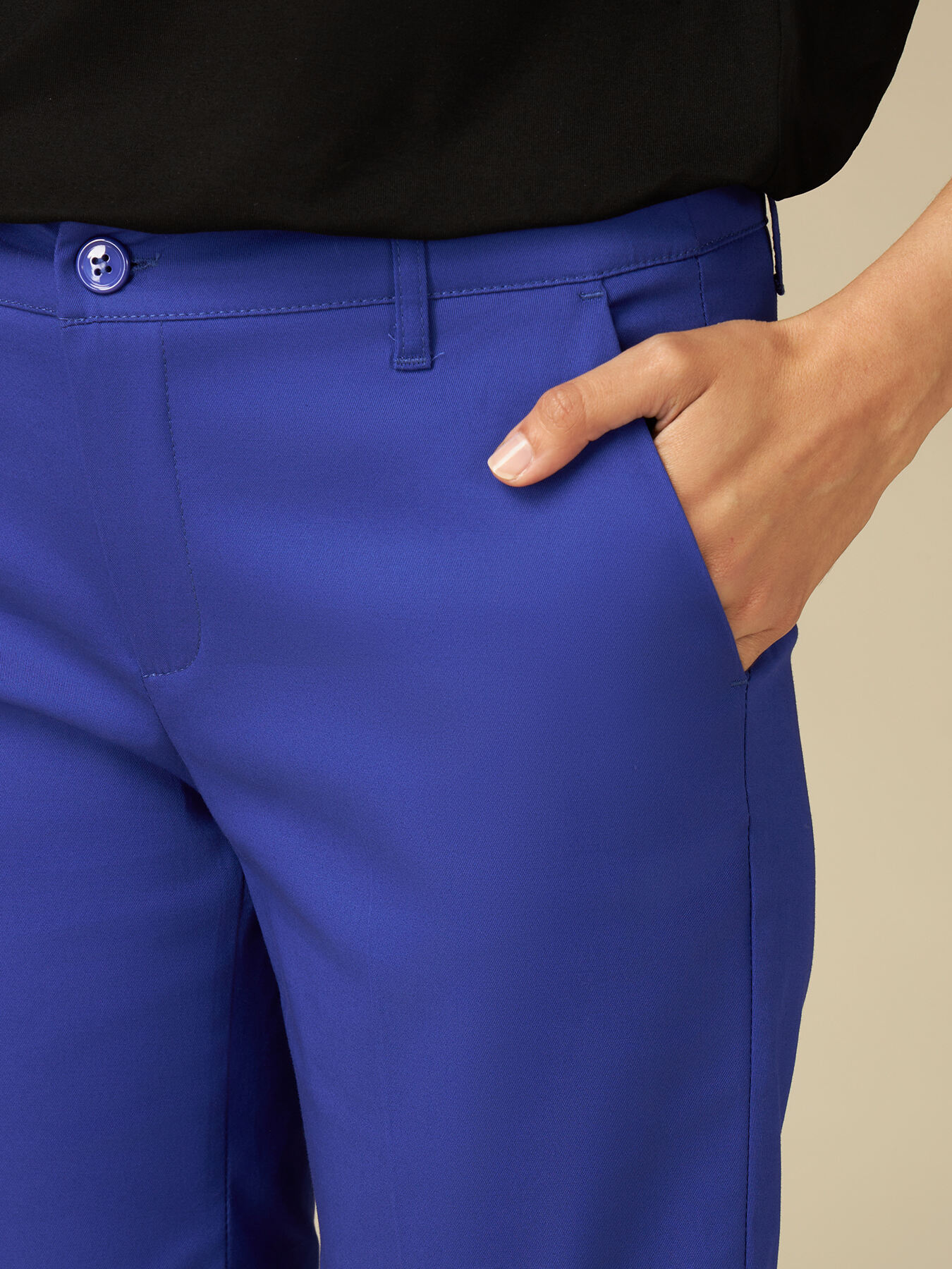 Stretch-Bermuda-Shorts image number 2