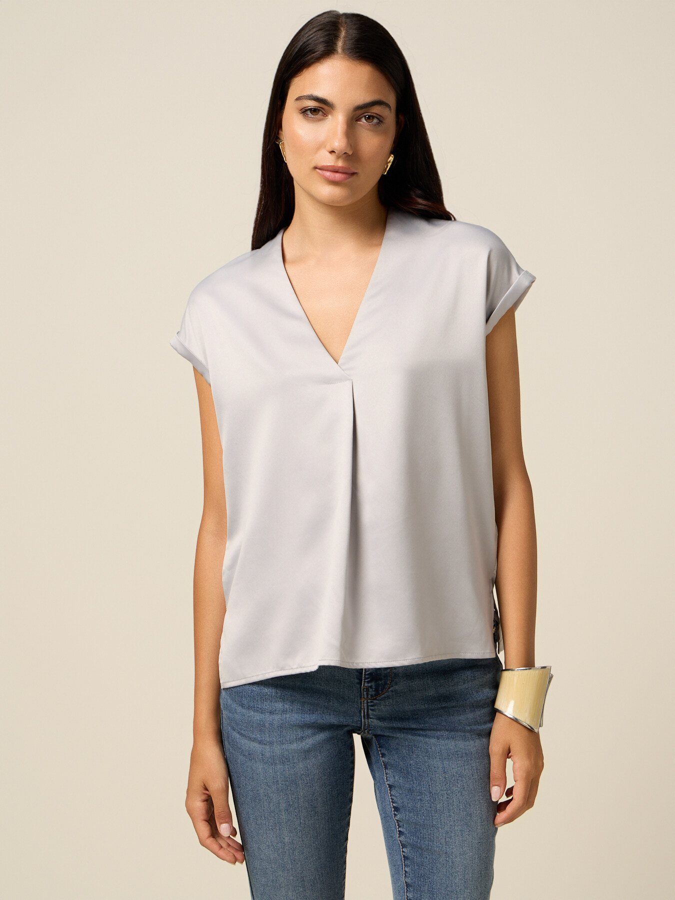 Two-material V-neck T-shirt image number 0