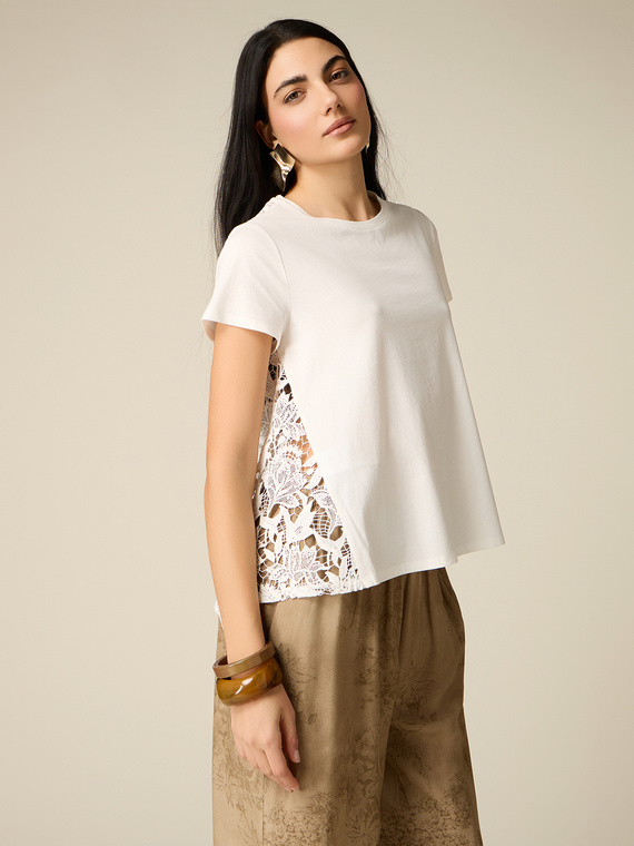 T-shirt with lace back panel