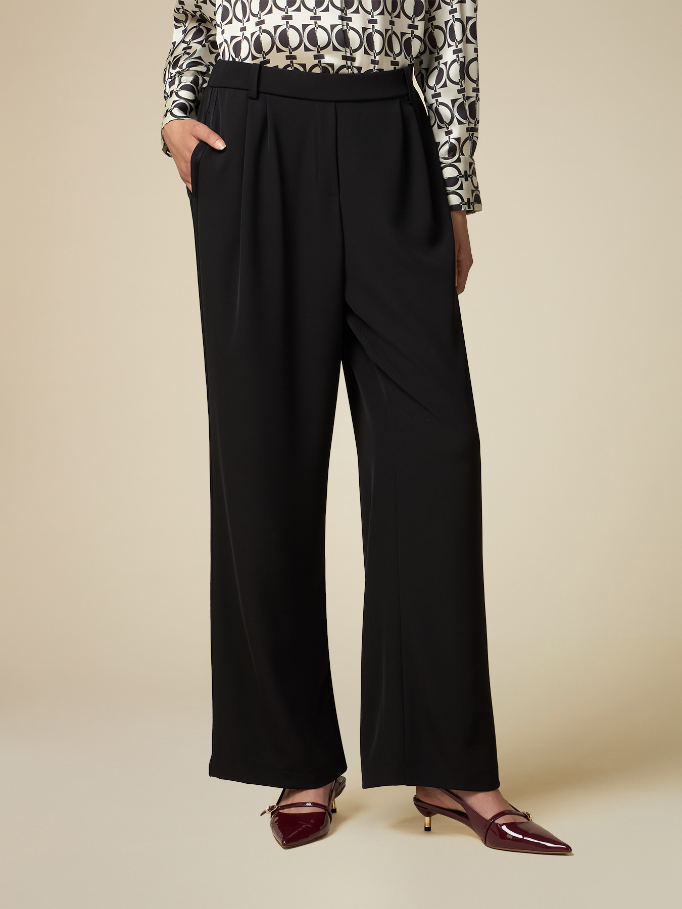 Pantalones vaporosos con cinta lateral image number 3