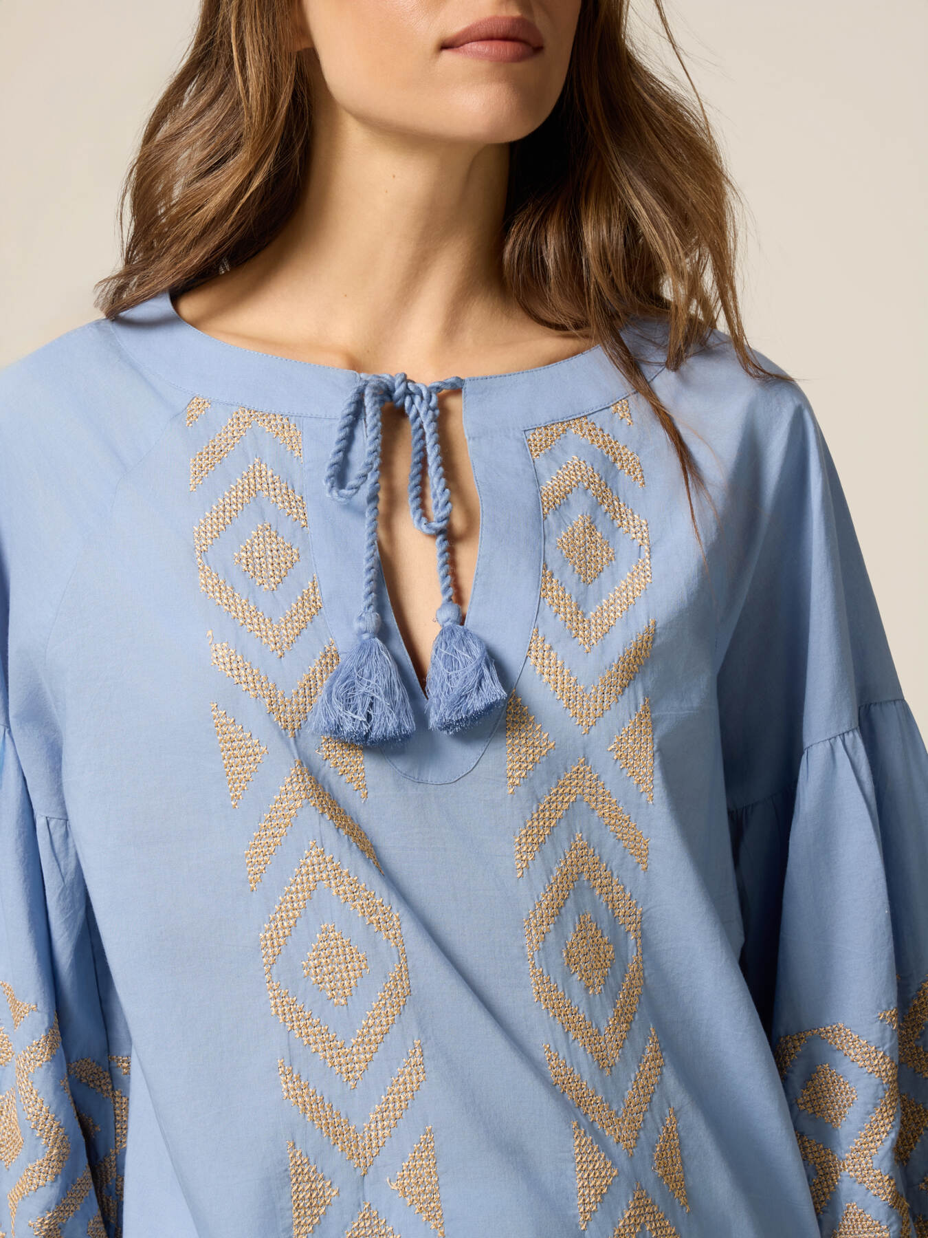 Cotton blouse with embroidery image number 2