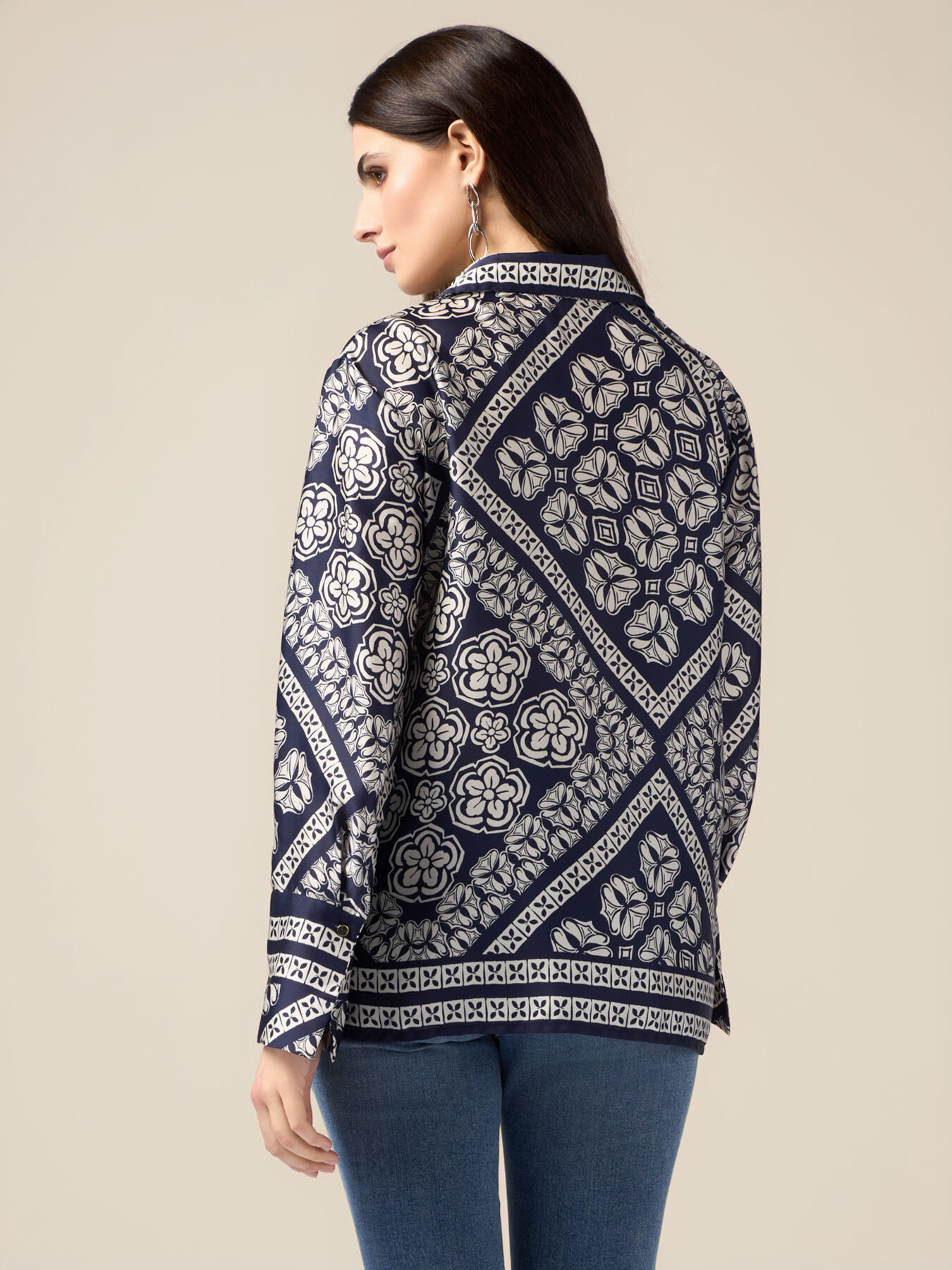 Camicia in raso fantasia image number 1