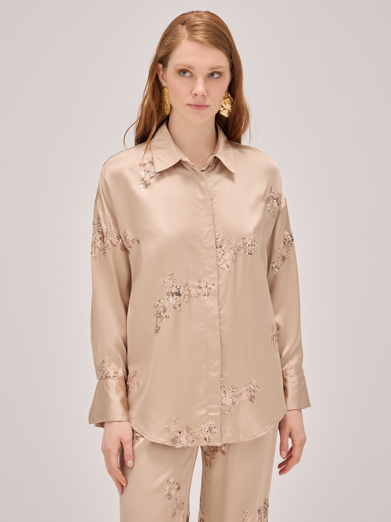 Camicia in raso con ricami in paillettes image number 0