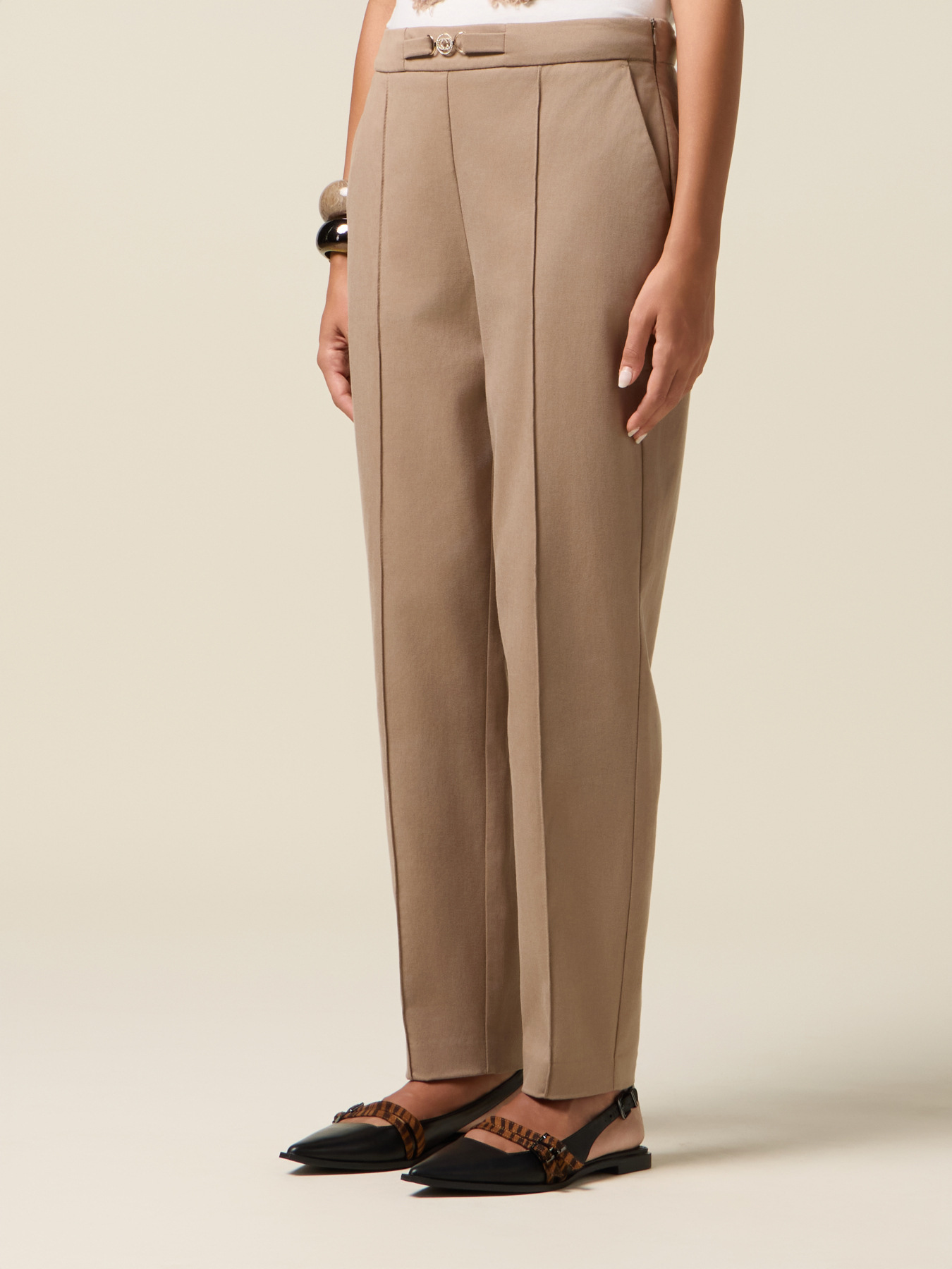 Pantaloni chino cu detaliu în talie image number 3