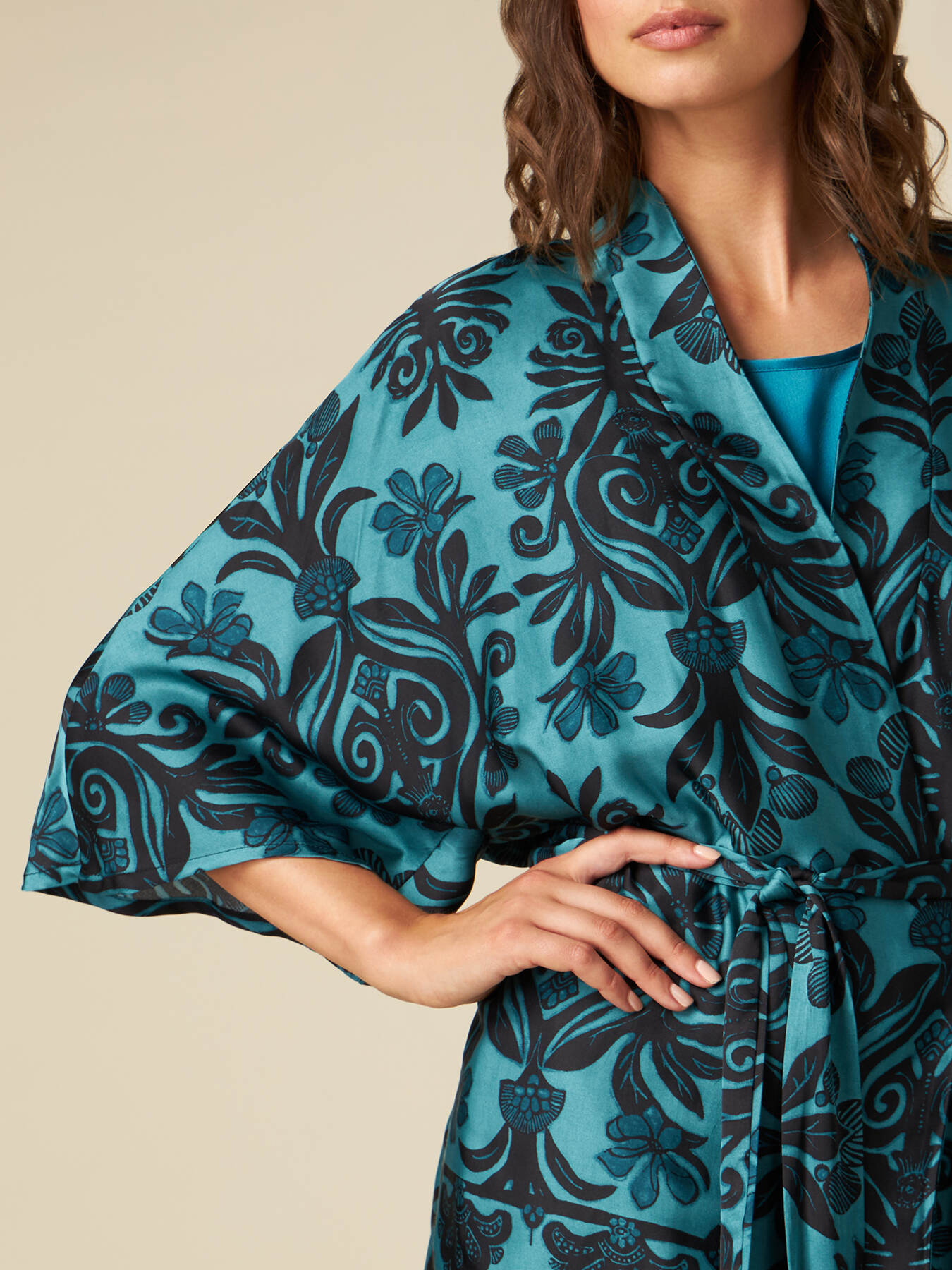 Patterned eco-friendly satin kimono image number 2