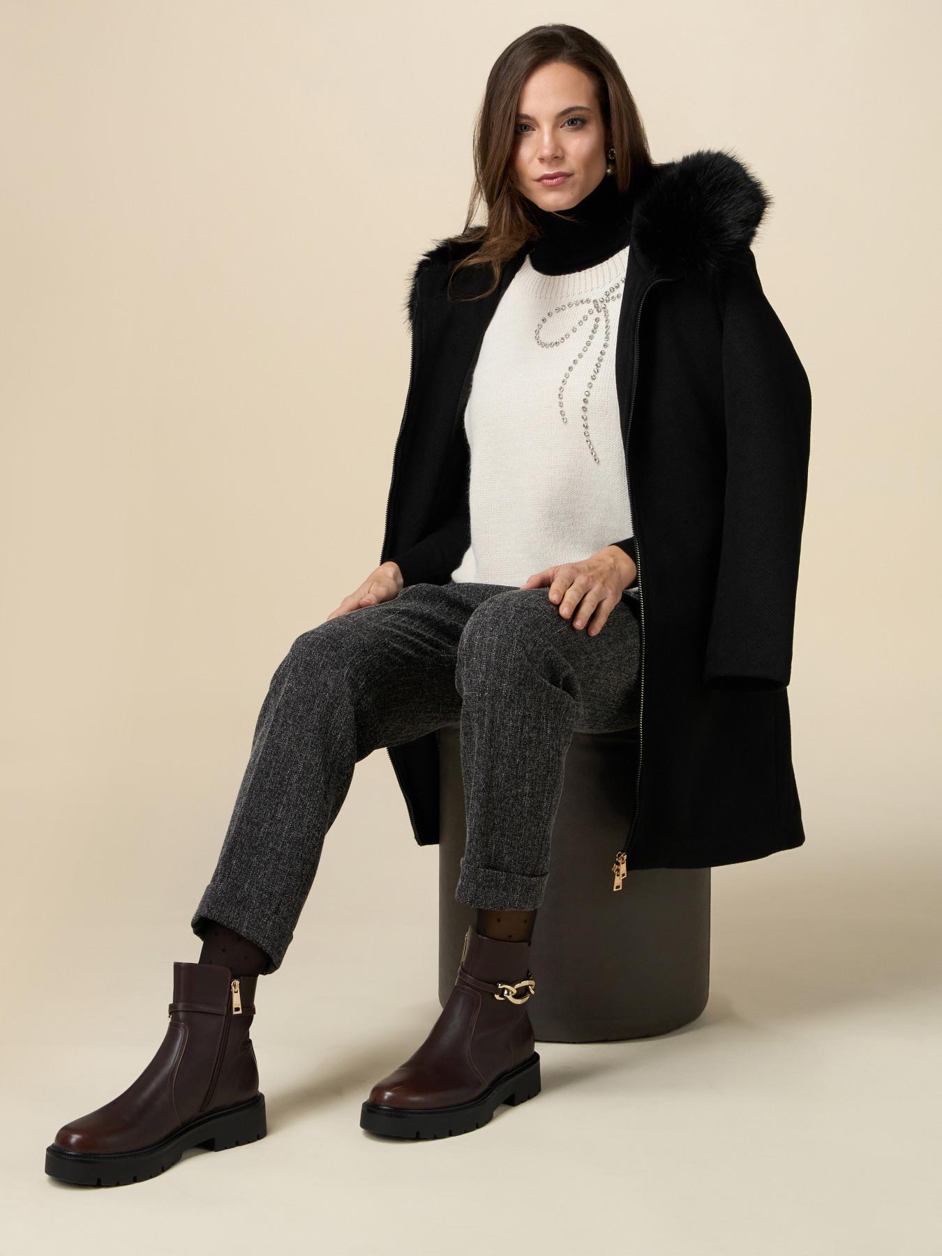 Regular viscose blend trousers image number 0