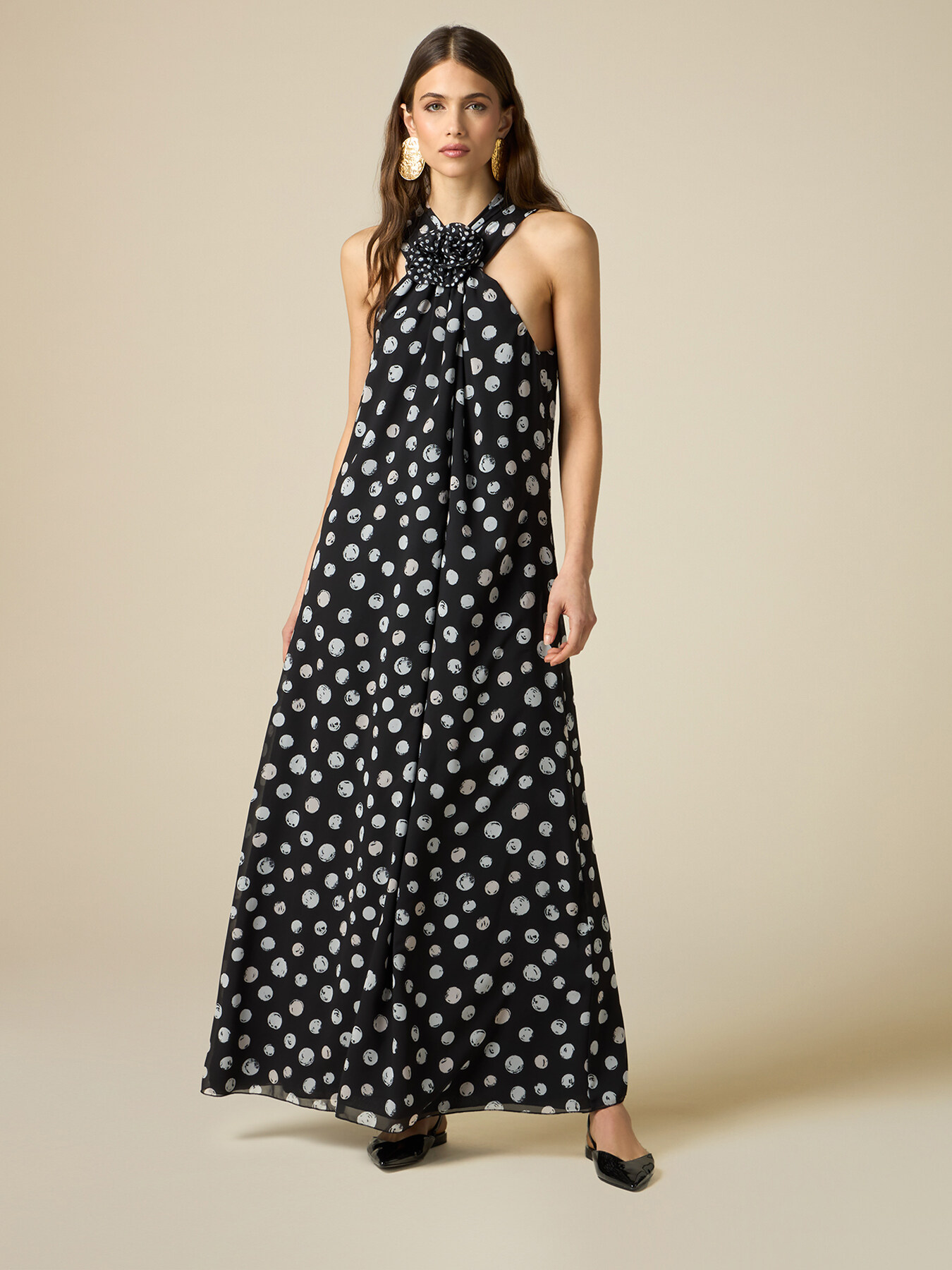 Long dress with flower image number 0