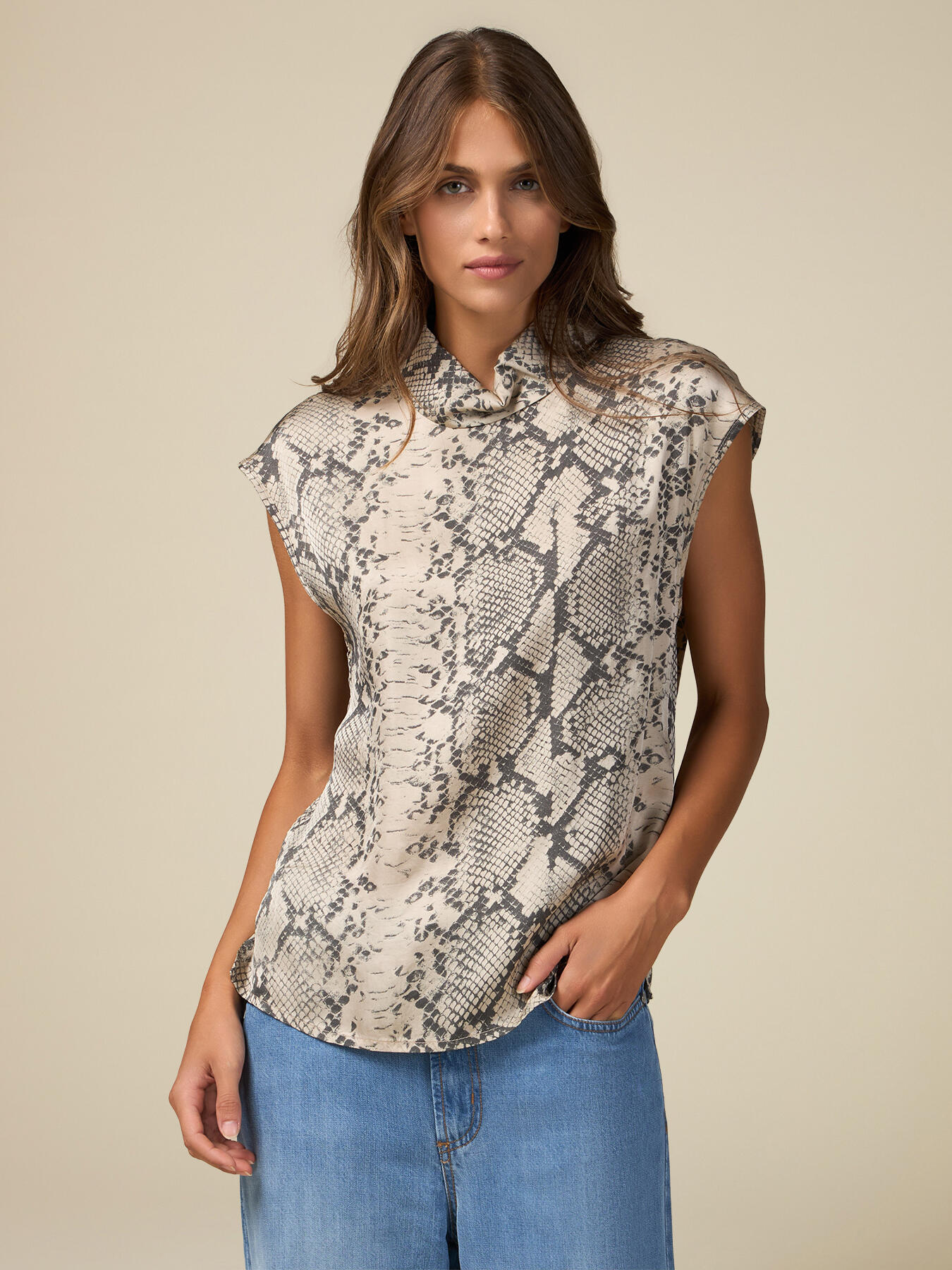 Bluse mit Reptilmuster image number 0