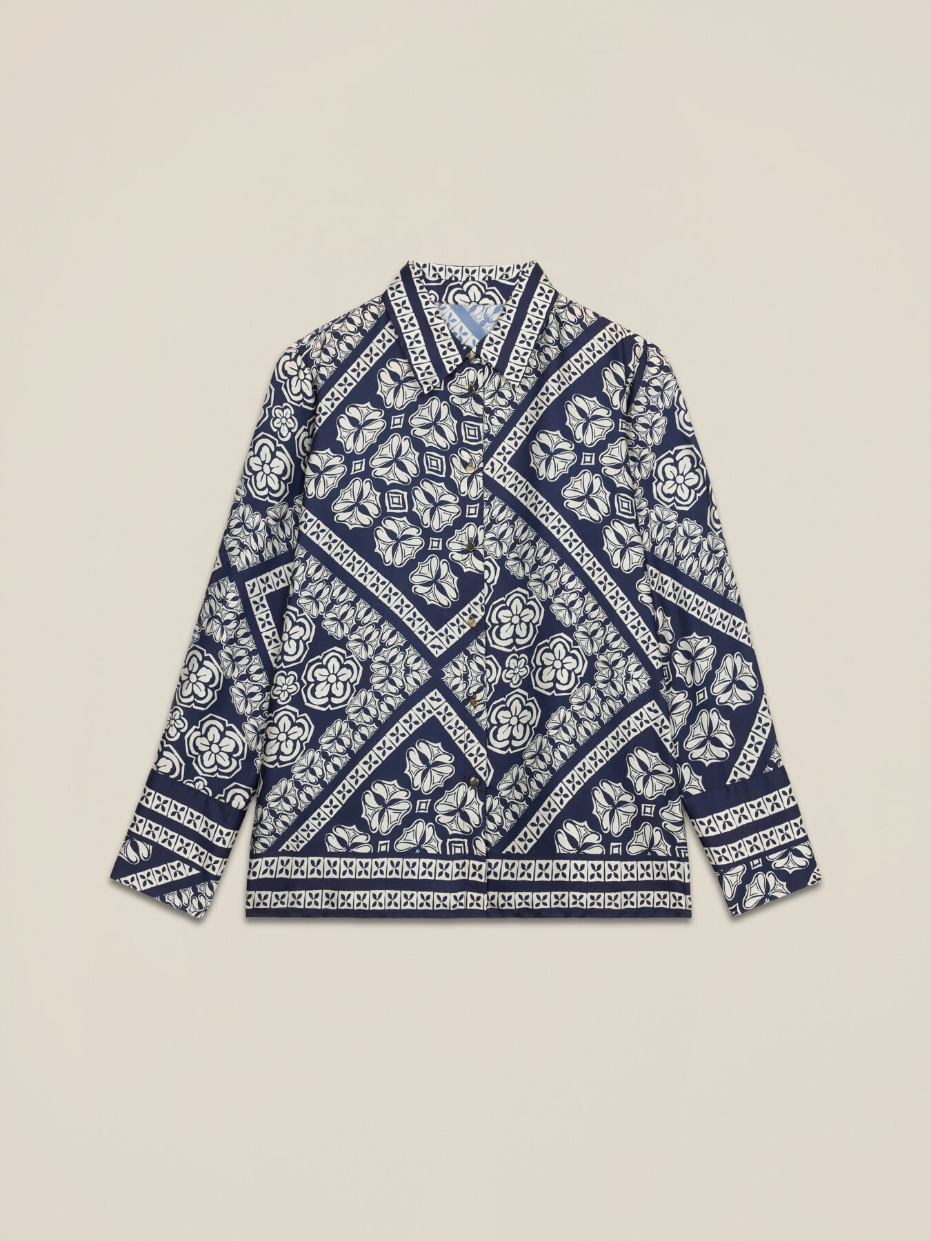 Patterned satin shirt image number 3