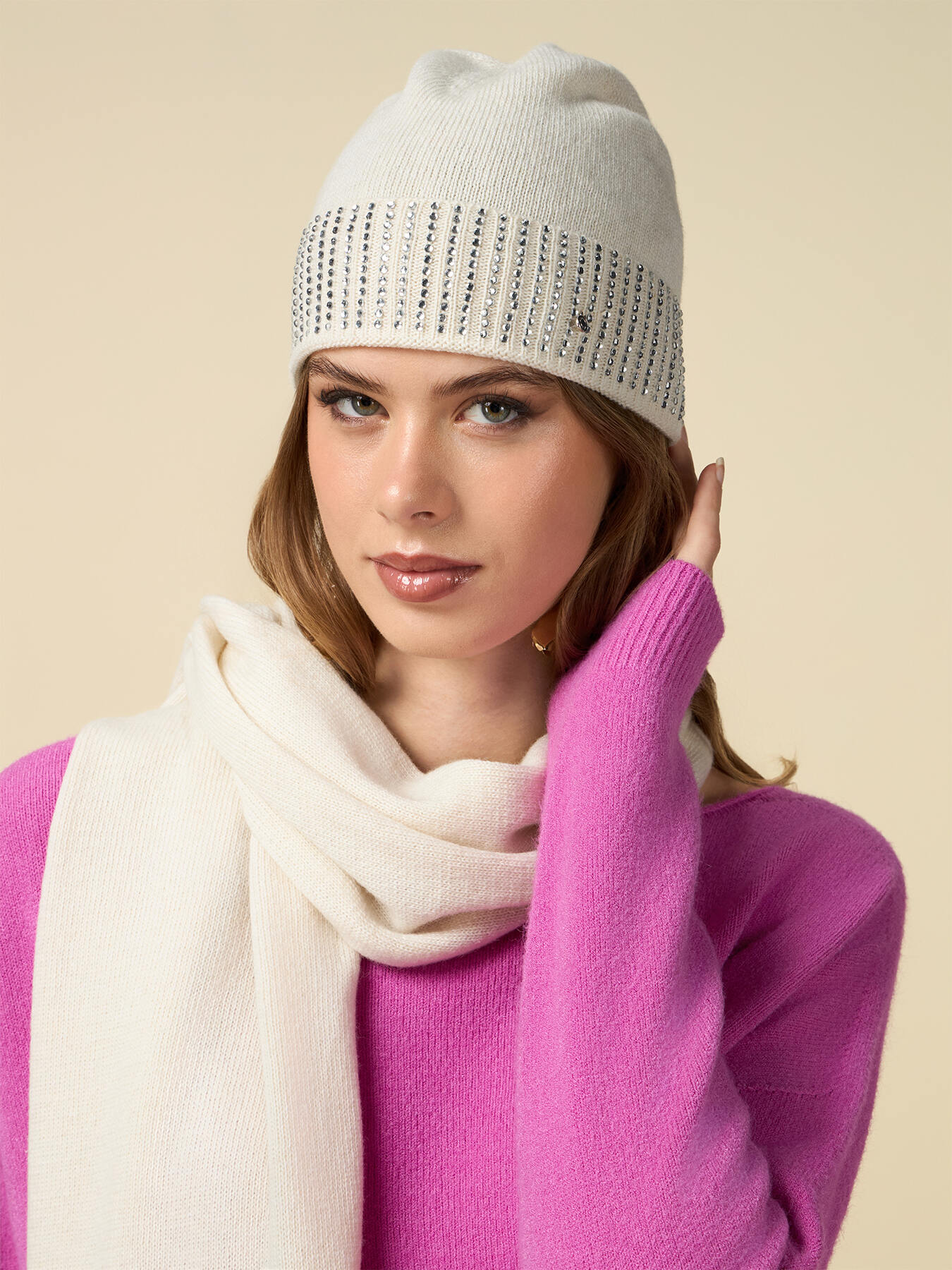 Wool blend beanie with crystals image number 0