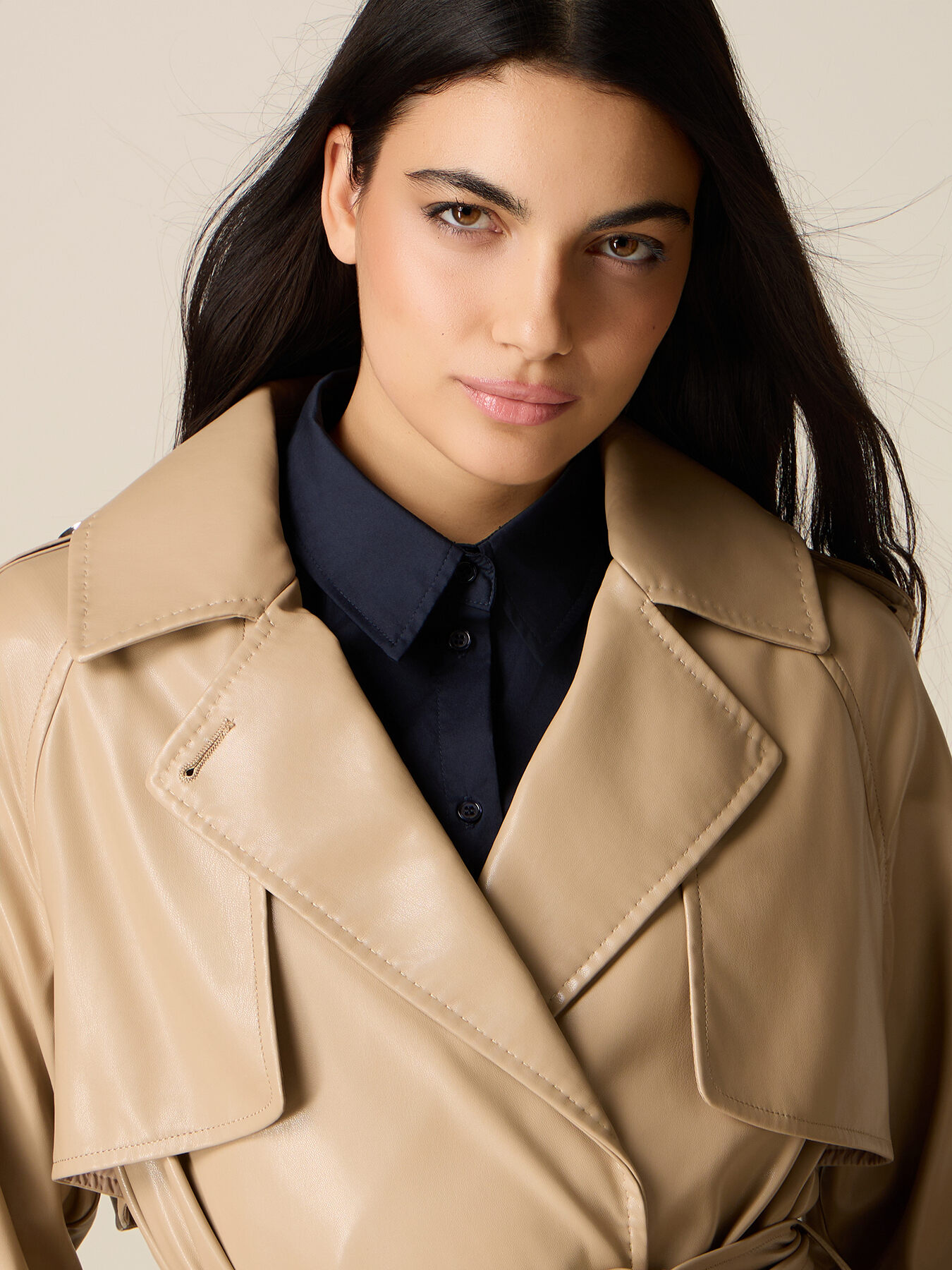 Trench long en tissu enduit image number 2