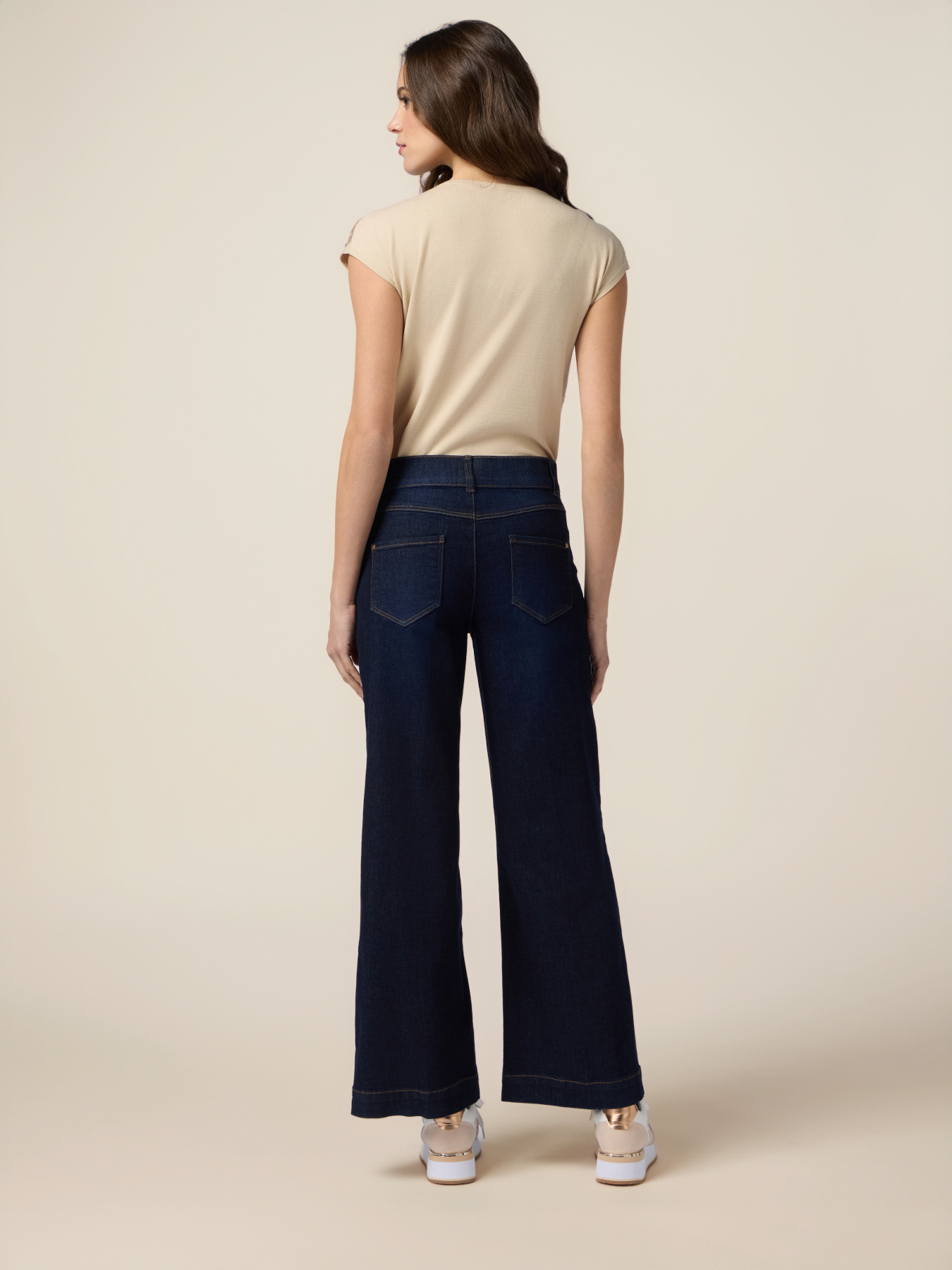Jeans de pierna ancha en denim lavado image number 1