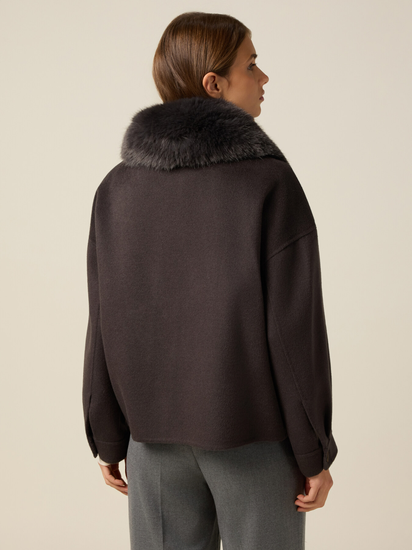 Short mixed wool coat with furry collar image number 1