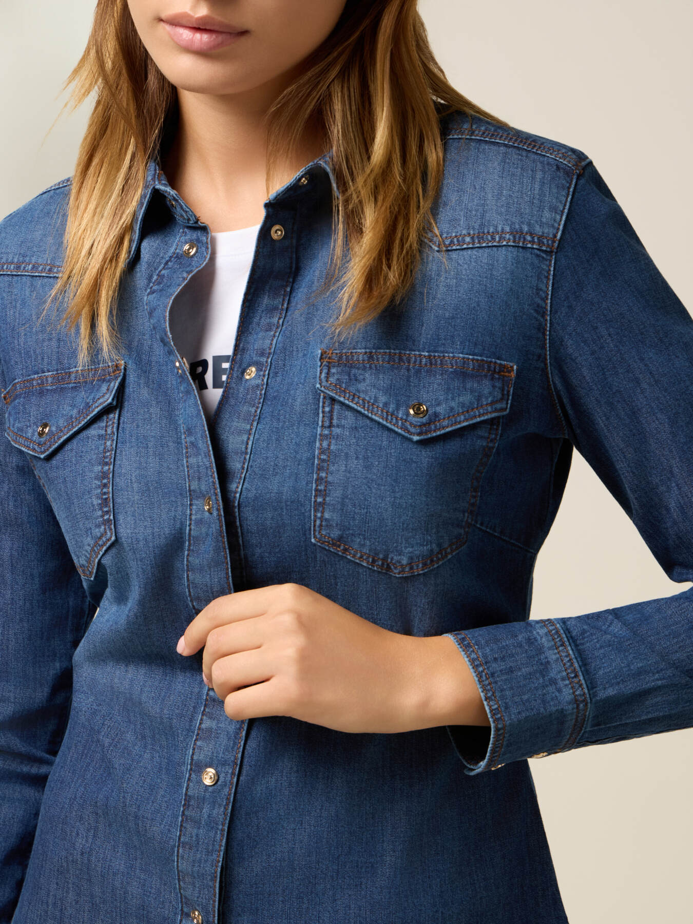 Cămașă din denim elastic image number 2