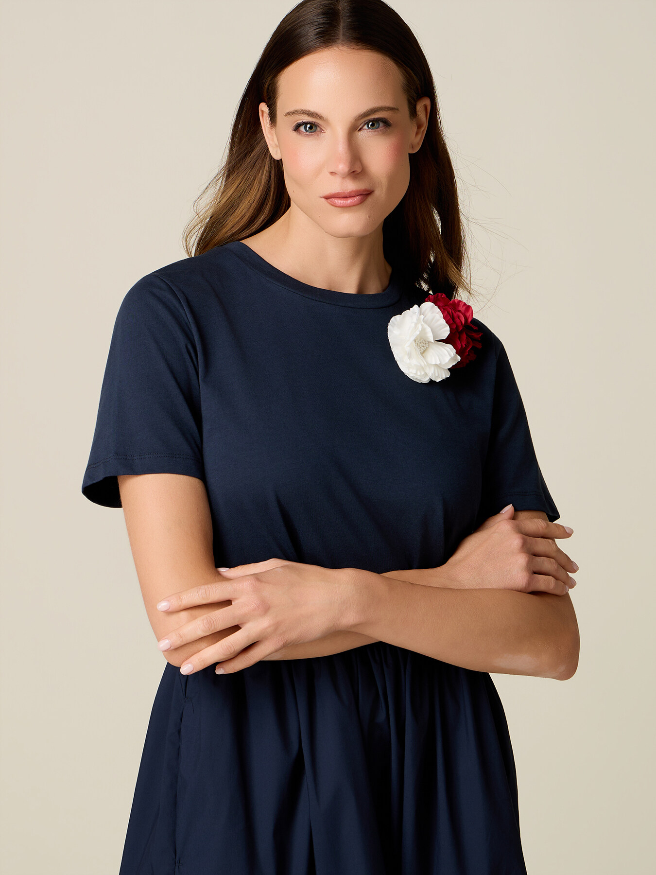 Two-tone dress with brooches image number 2