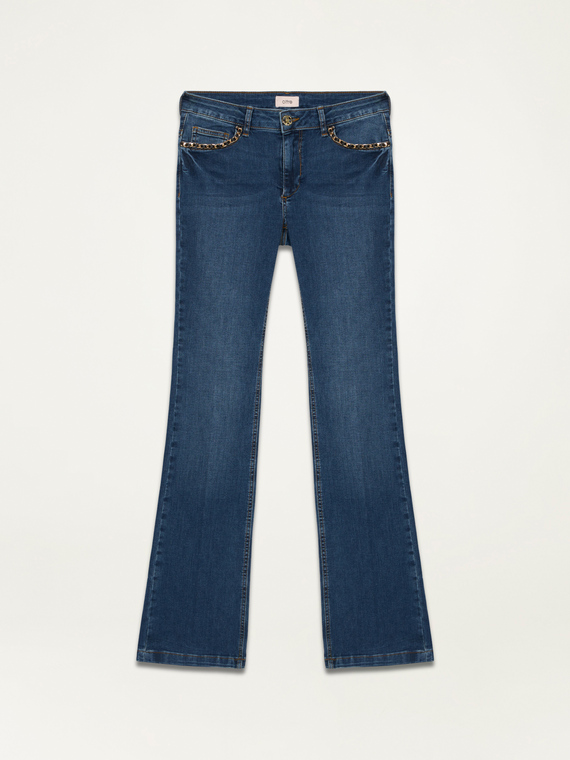 Jeans flared eco-friendly con dettaglio di catene