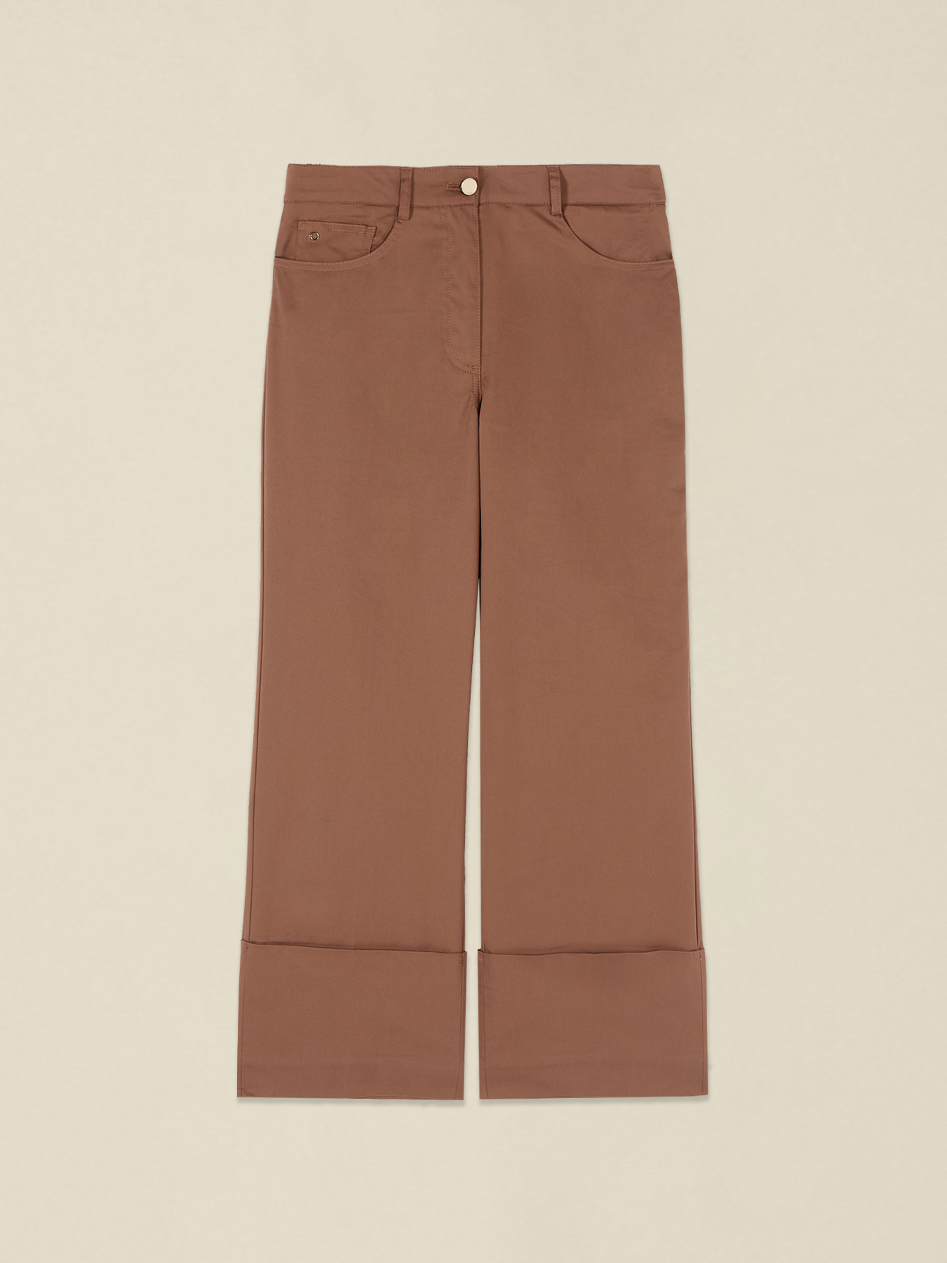 Pantalones cropped con vuelta image number 4