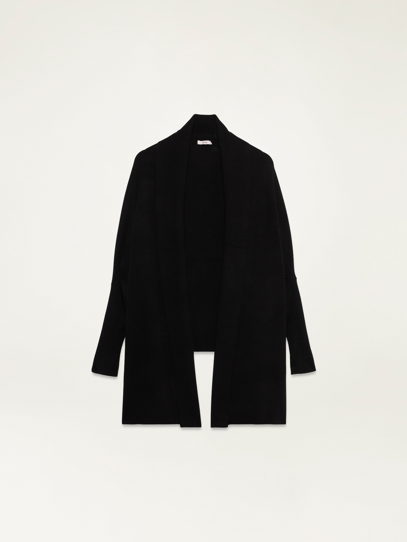 Cape asym&eacute;trique en tricot image number 4