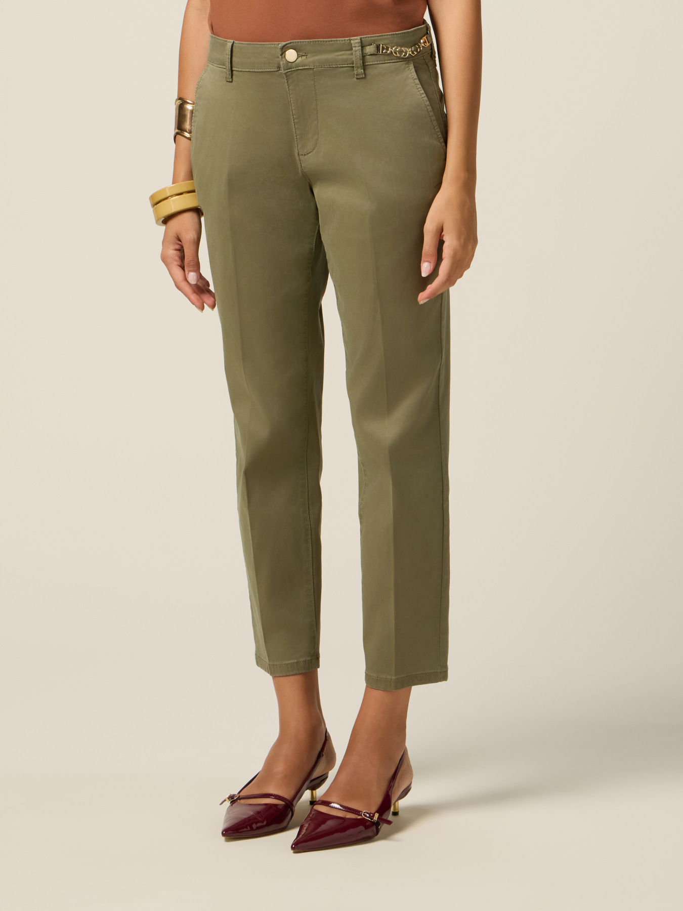 Pantalones chinos de algod&oacute;n y lyocell image number 3