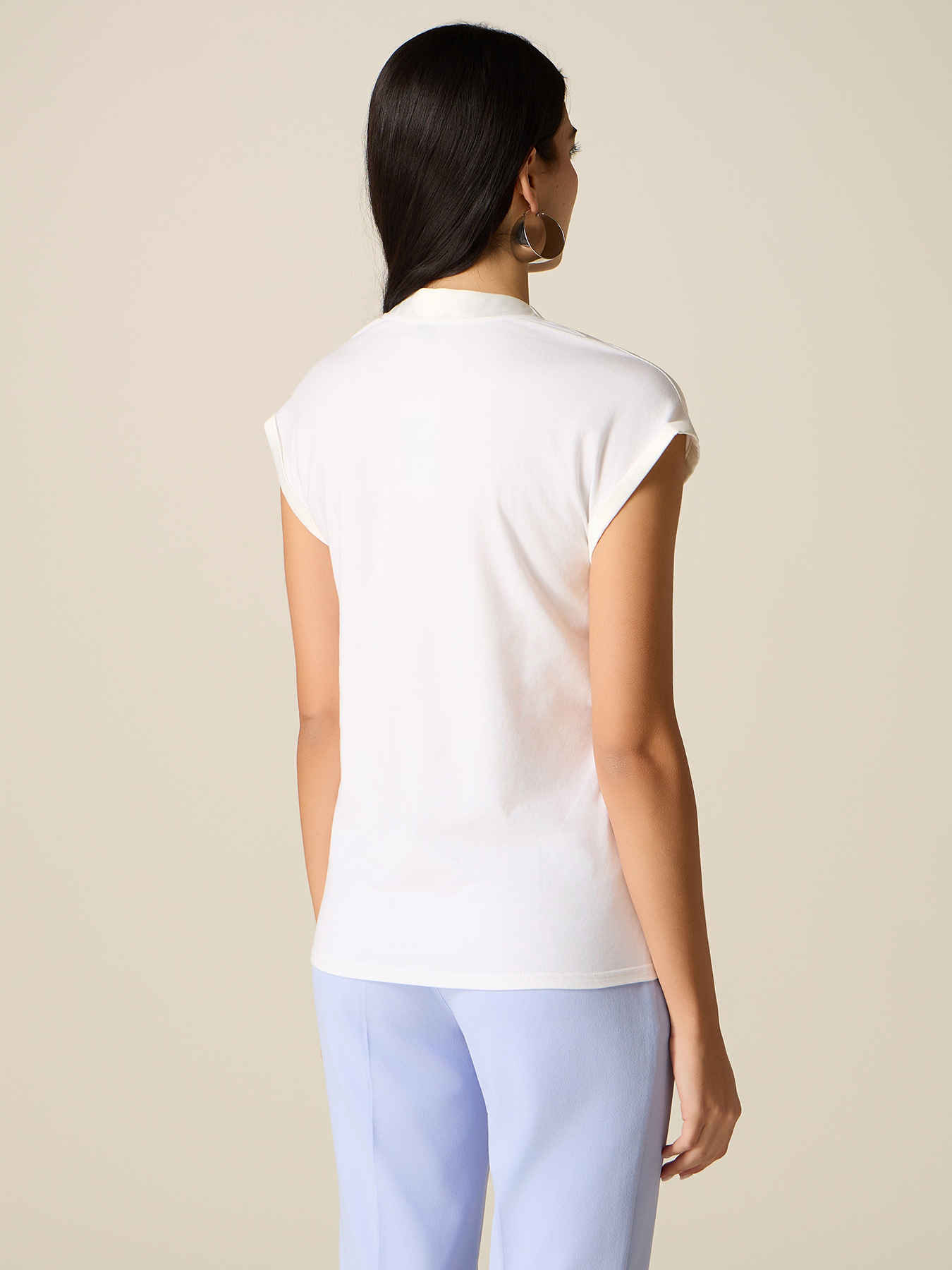 Two-material V-neck T-shirt image number 1